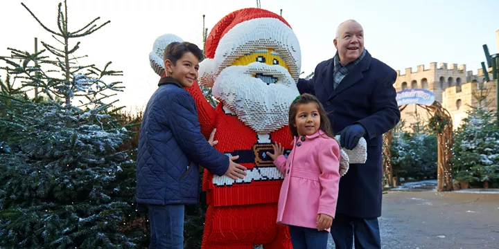 For families looking for a magical escape filled with adventure, creativity, and unforgettable memories, LEGOLAND® Windsor Resort is the ultimate destination. Nestled in the heart of Berkshire, UK, this spectacular resort offers over 55 rides, attractions, and immersive experiences, making it a paradise for children and LEGO® fans of all ages. At LEGOLAND Windsor Resort, imagination knows no bounds—whether you’re soaring through the skies, diving into deep-sea explorations, or coming face-to-face with fearsome dragons. Every moment is a chance to build, play, and embark on thrilling adventures that turn dreams into reality.