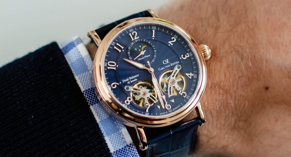 In the world of premium lifestyle accessories, Nixon stands out as a symbol of innovation, creativity, and independent spirit. What began as a small boutique line of watches in Encinitas, California, has since evolved into a global brand that resonates with individuals from all walks of life. Nixon’s journey from a niche product to an internationally recognized brand is not just a story of growth—it’s a testament to the power of passion, perseverance, and a commitment to craftsmanship.