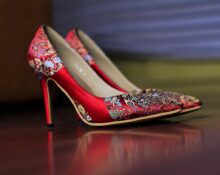 Since its inception in 1940, LifeStride has been a trusted companion for women seeking the perfect balance of style, fit, and value. Rooted in the belief that fashion should be both functional and attainable, LifeStride has spent over eight decades crafting footwear that resonates with women of all walks of life. Let’s take a step back and explore the journey that has made LifeStride synonymous with timeless style and unmatched comfort.