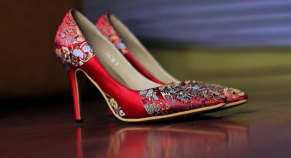 Since its inception in 1940, LifeStride has been a trusted companion for women seeking the perfect balance of style, fit, and value. Rooted in the belief that fashion should be both functional and attainable, LifeStride has spent over eight decades crafting footwear that resonates with women of all walks of life. Let’s take a step back and explore the journey that has made LifeStride synonymous with timeless style and unmatched comfort.