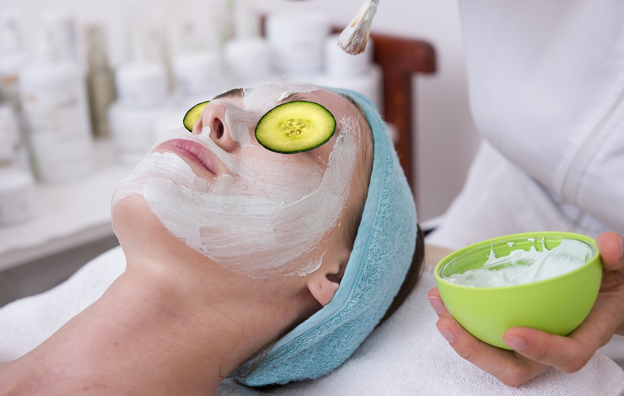In a world where skincare meets sustainability, Origins has remained a pioneer in clean beauty, harnessing the power of nature to create high-performance skincare solutions. With a deep-rooted commitment to natural ingredients, environmental responsibility, and scientific innovation, Origins continues to lead the way in plant-powered skincare that nurtures both the skin and the planet.